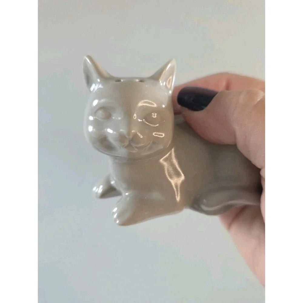Replacement‎ Piece Glossy Gray Ceramic Cat-Shaped Salt Shaker